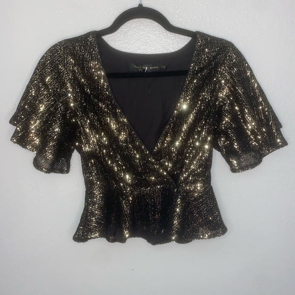 House of Harlow 1960 x Revolve Suri Sequin Wrap V-Neck Ruffle Sleeve Cropped Top - Picture 4 of 10